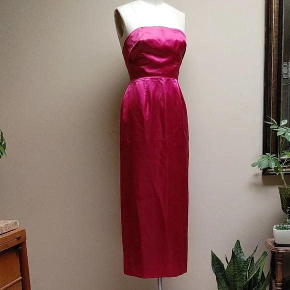 Marilyn Monroe Look Fuschia Satin Strapless Dress XS-S - Picture 2 of 11
